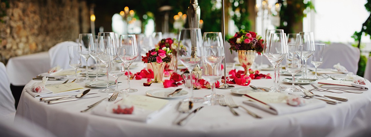Round Banquet Tables for hire